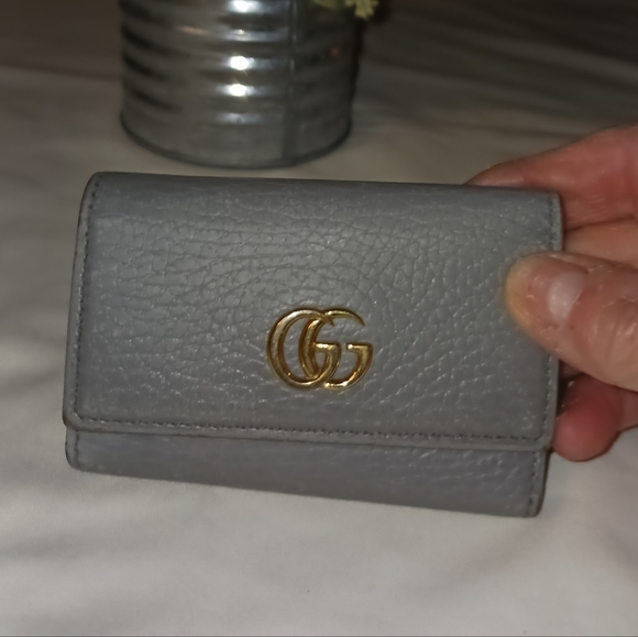 Gucci Gray Leather Tri-Fold Wallet Keyholder. - Picture 5 of 8